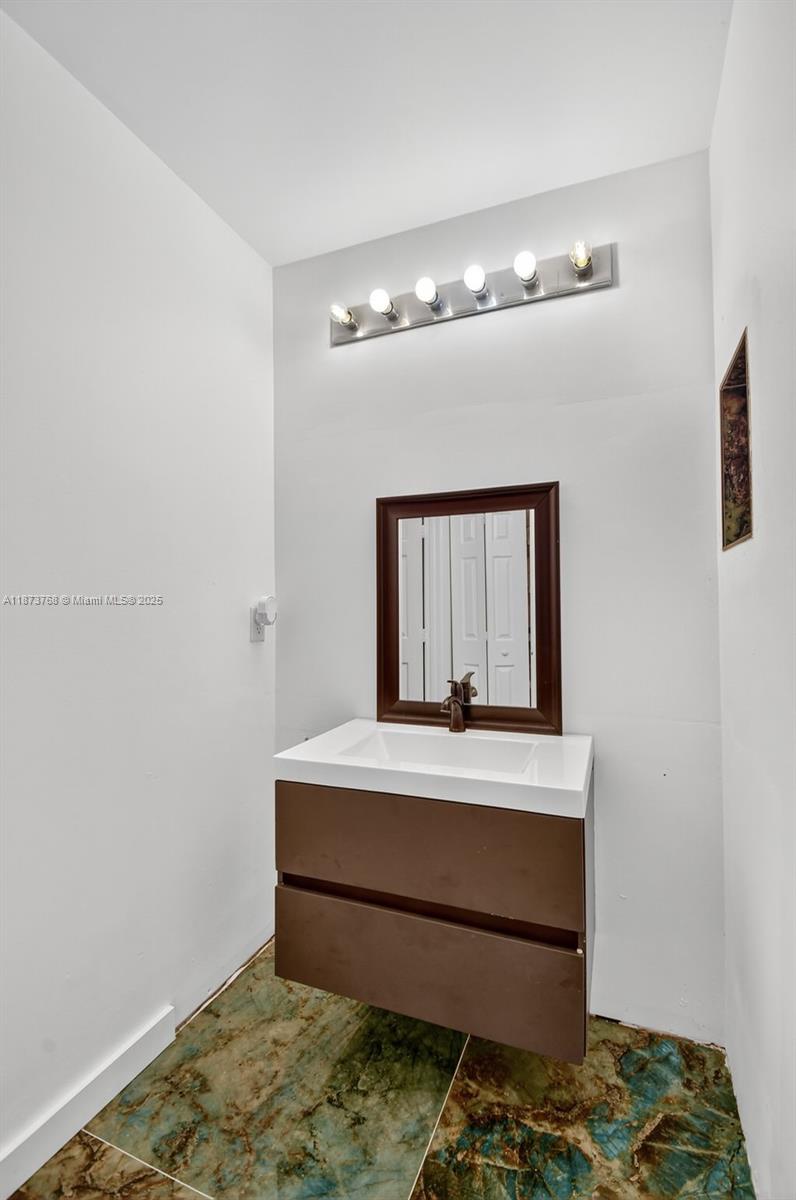 MADISON GREEN 1 PAR B - Residential