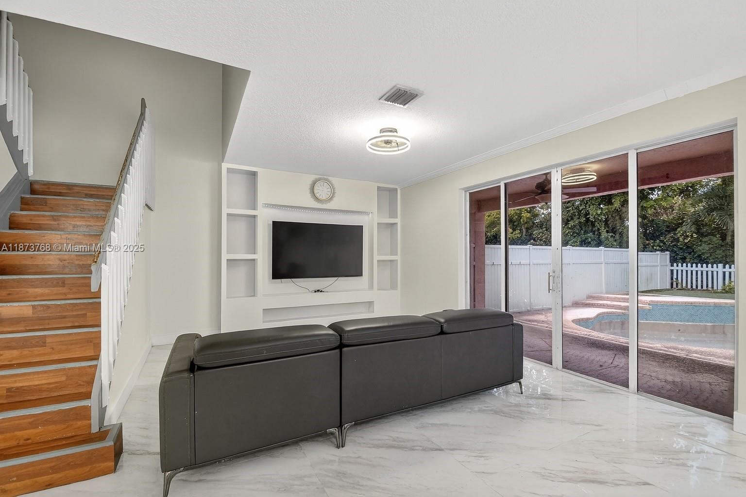 MADISON GREEN 1 PAR B - Residential