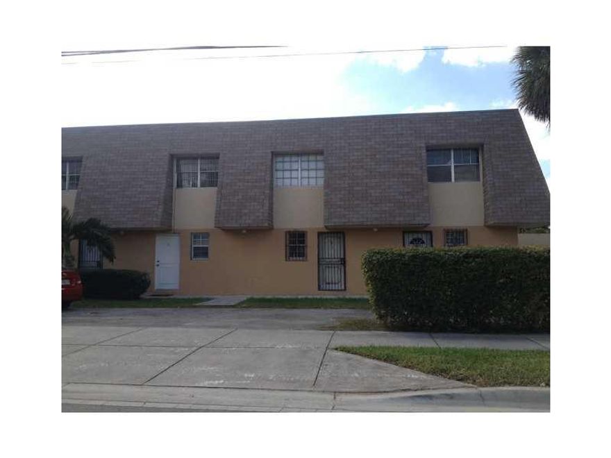 Walking distance to FIU shopping centers and supermarkets