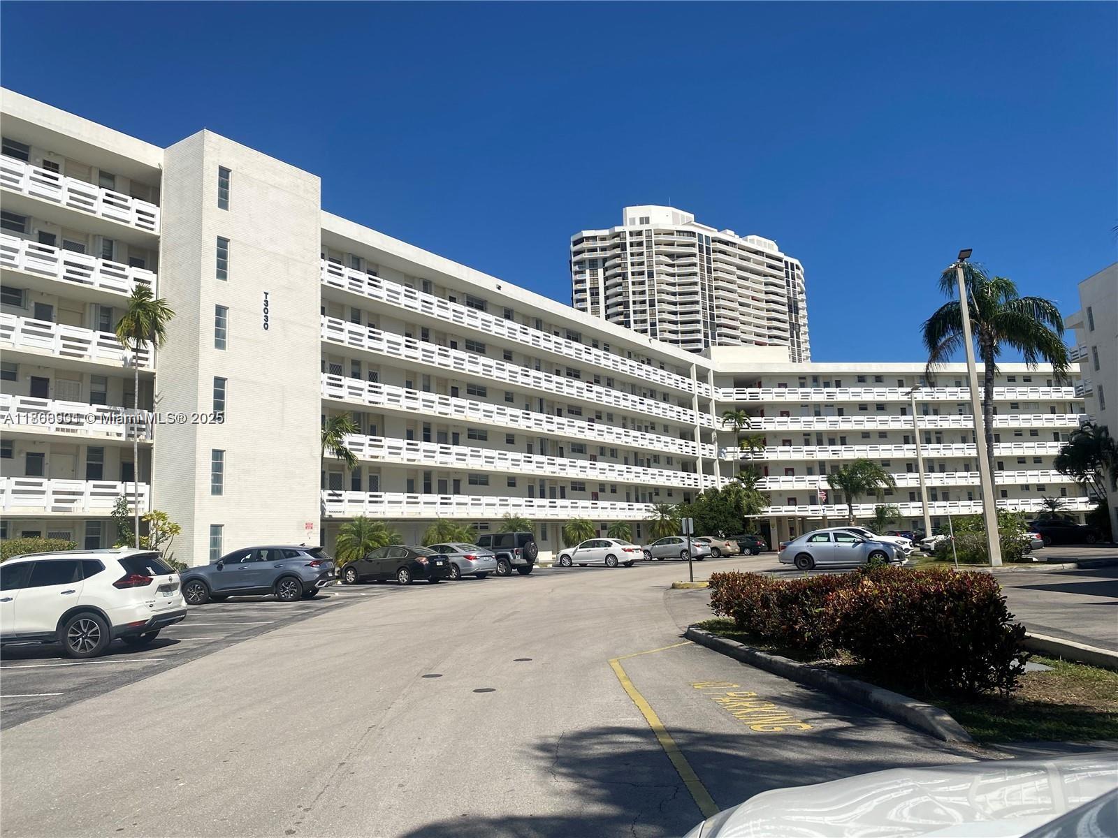 3030 Marcos Dr T504, Aventura, Miami-Dade County, Florida - 2 Bedrooms  
2 Bathrooms - 