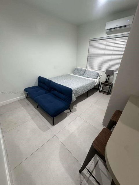 245 NE 33rd St 106 Miami FL 33137