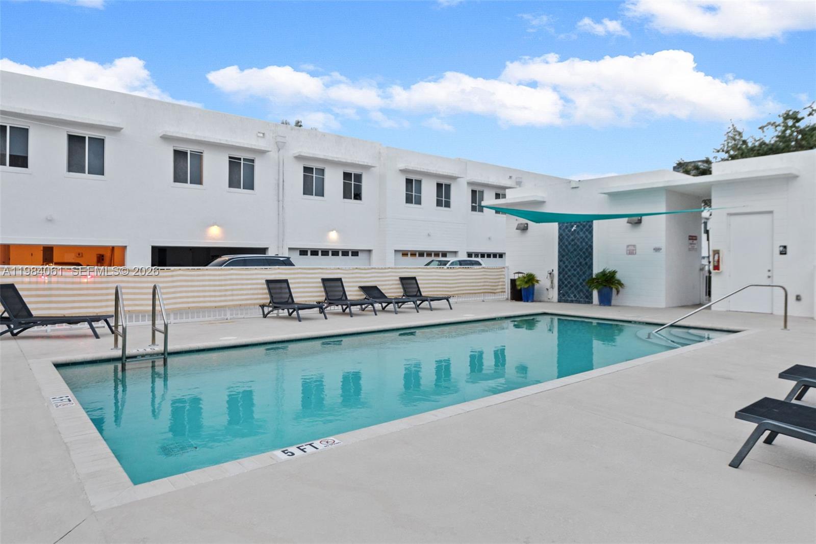 WEITZER AVENTURA PLACE CO - Residential Lease