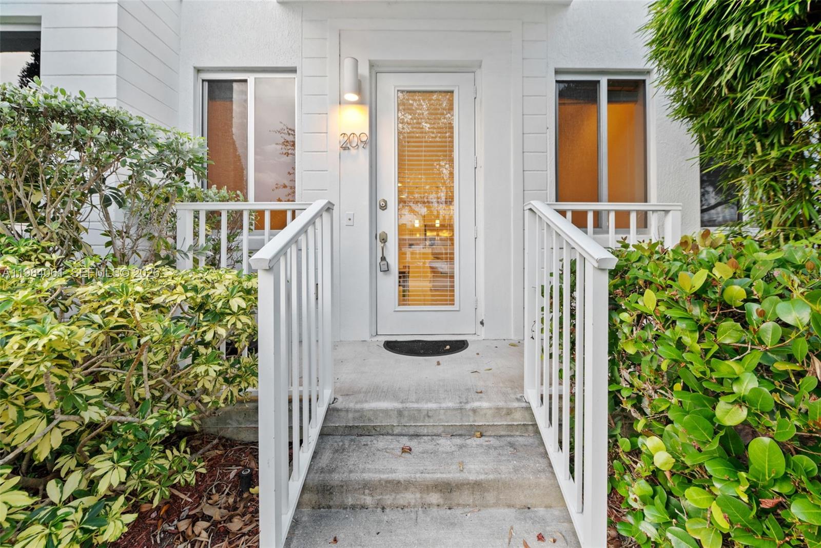 WEITZER AVENTURA PLACE CO - Residential Lease