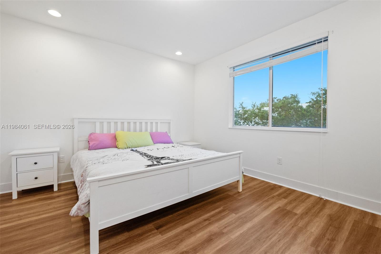 WEITZER AVENTURA PLACE CO - Residential Lease