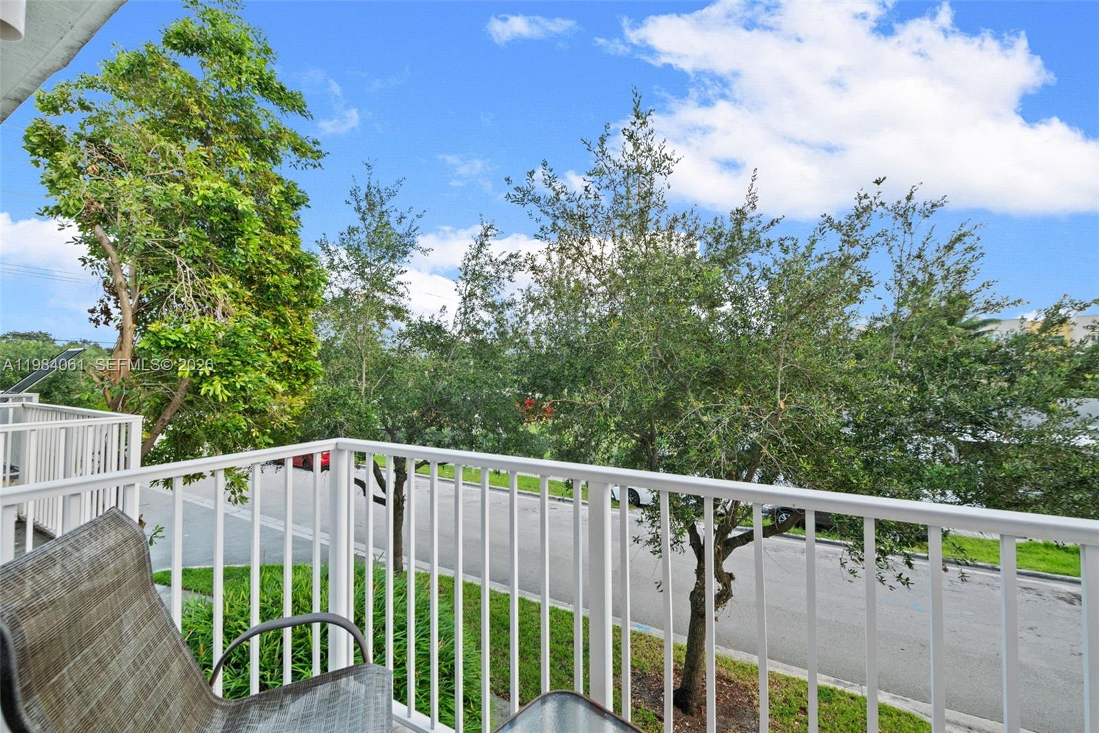 WEITZER AVENTURA PLACE CO - Residential Lease