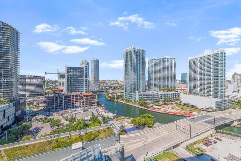 REACH CONDO - Residential