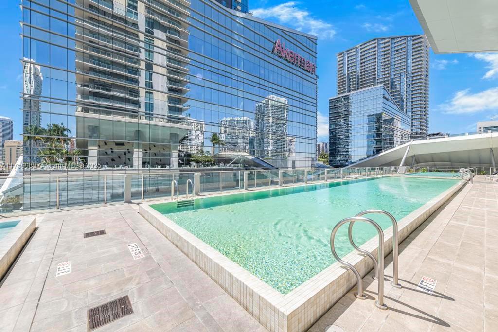 REACH CONDO - Residential