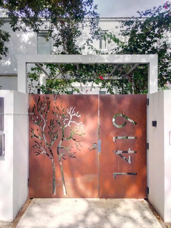 Rental Property at 1419 West Ave 104, Miami Beach, Miami-Dade County, Florida - Bedrooms: 1 
Bathrooms: 1  - $2,200 MO.