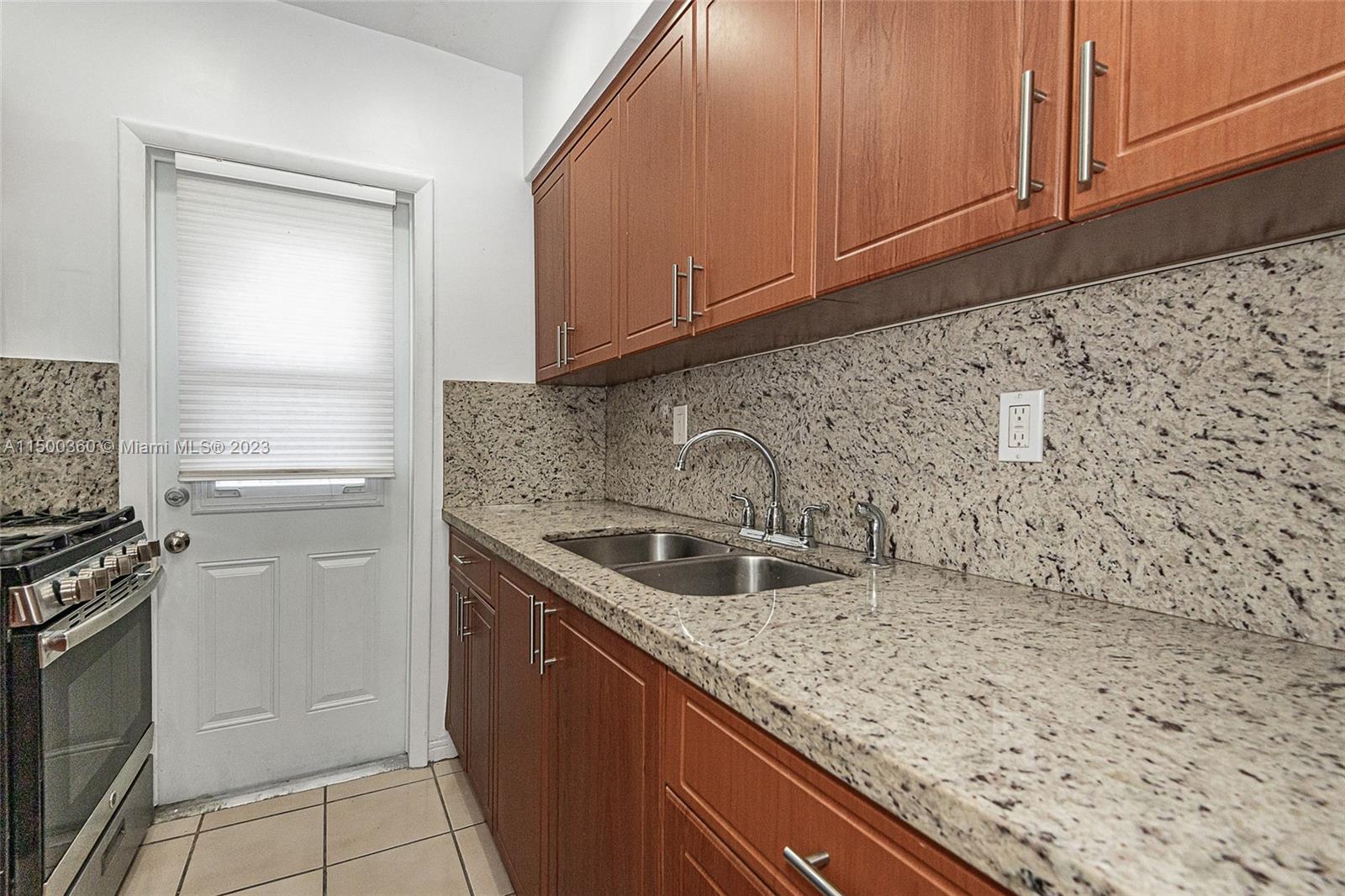 644 MERIDIAN BUILDING CON - Residential