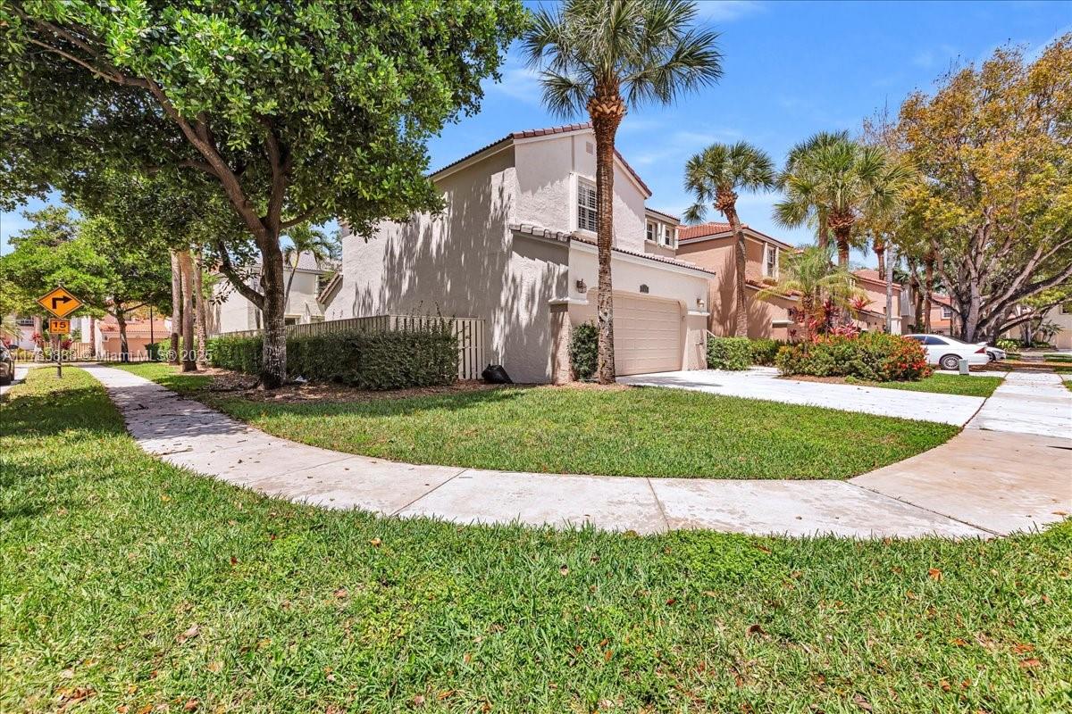 1217 NW 107th Ter