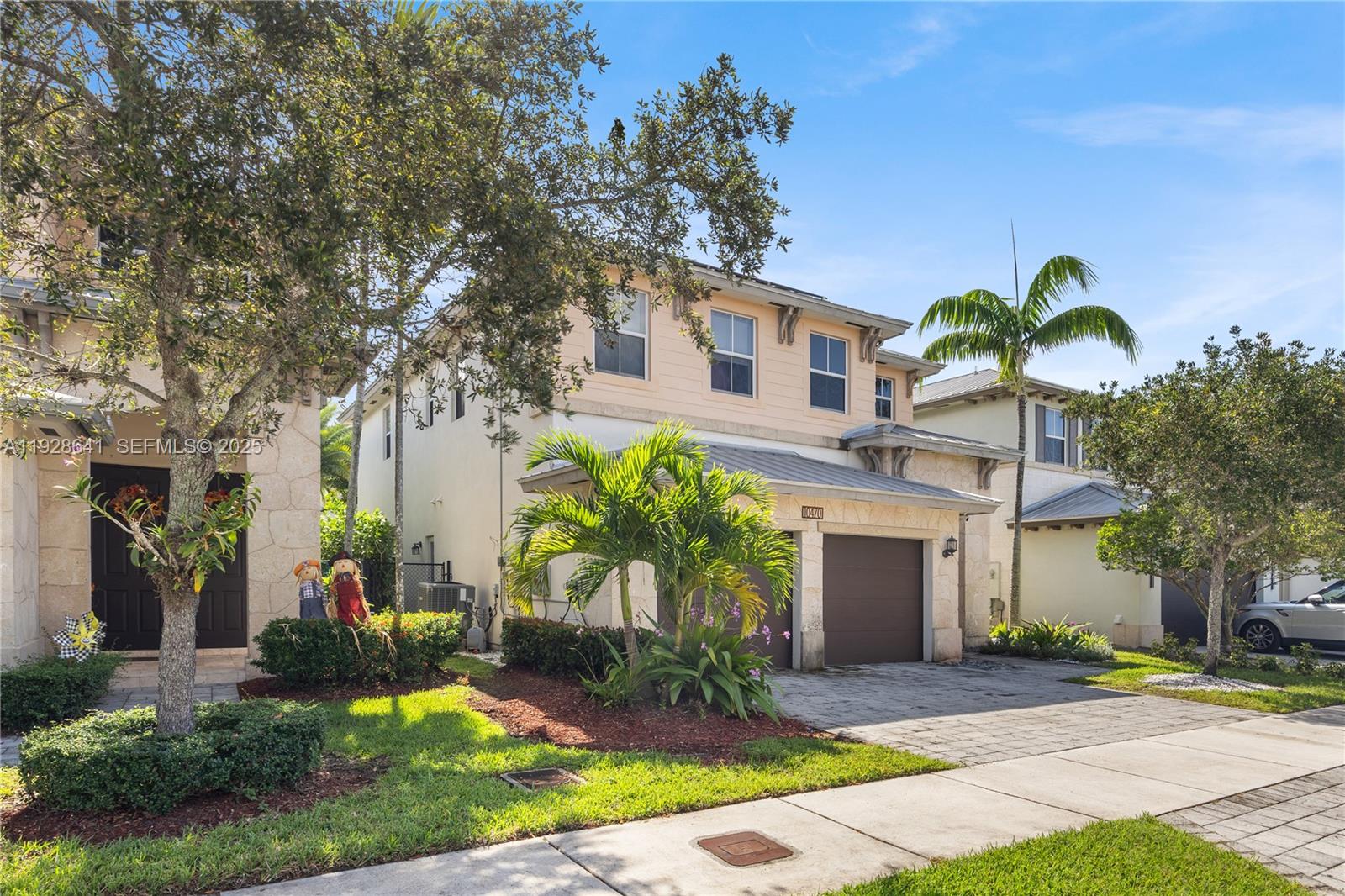 VINTAGE ESTATES - Residential Lease