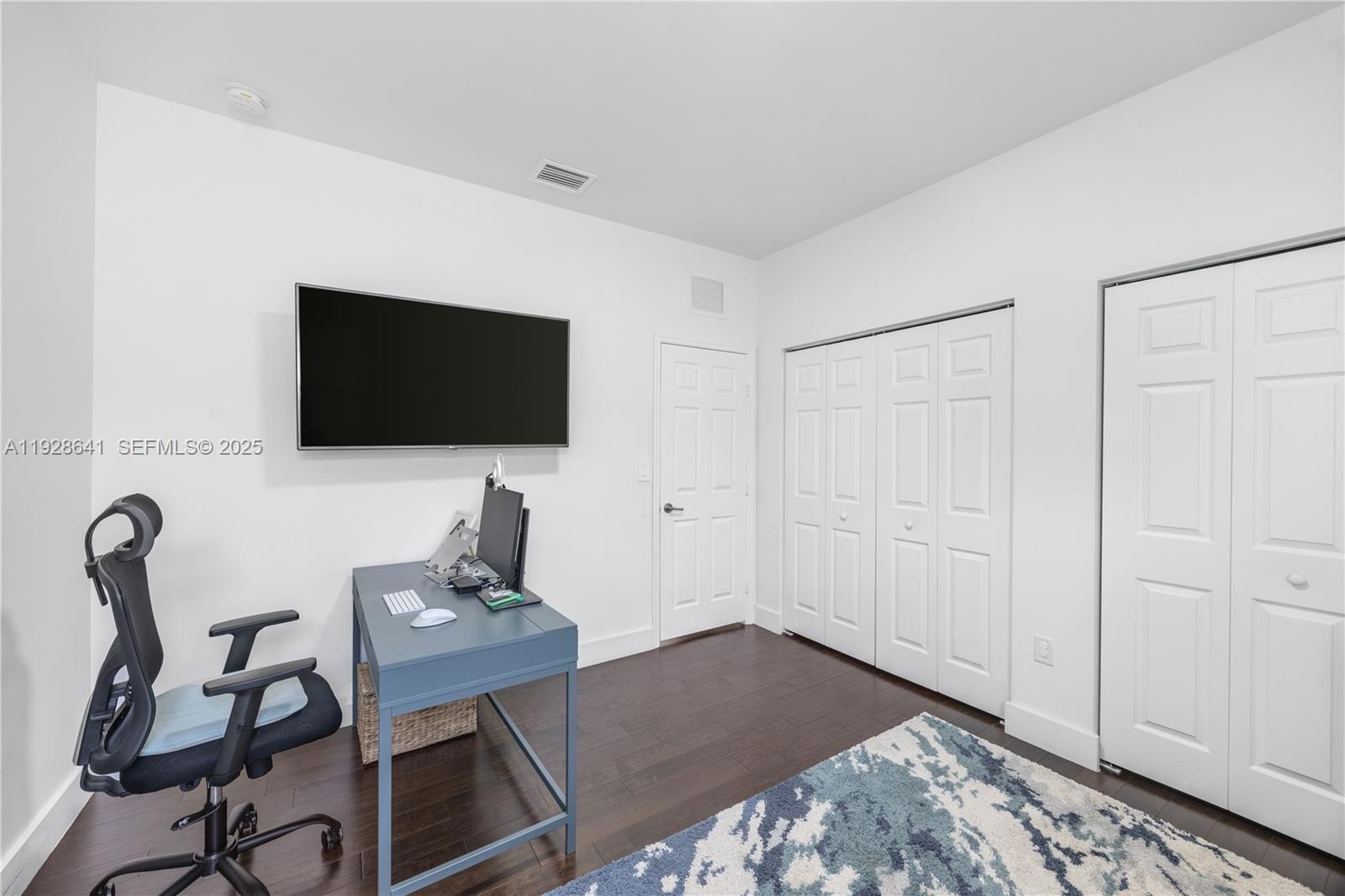 VINTAGE ESTATES - Residential Lease