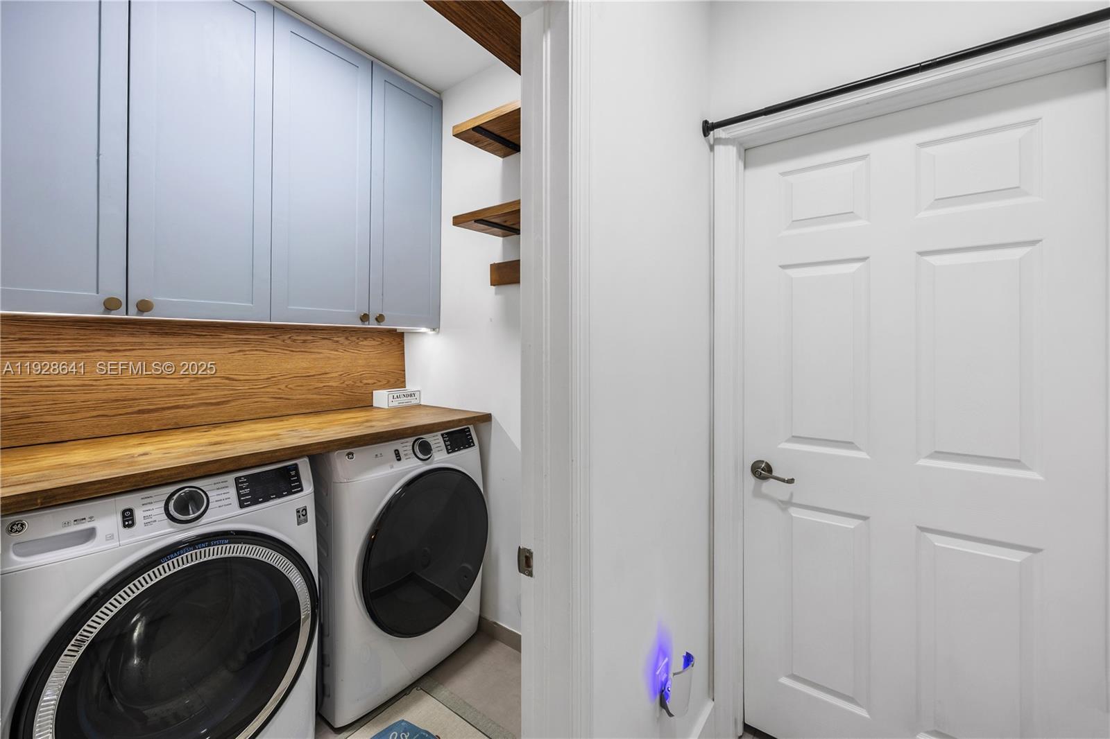 VINTAGE ESTATES - Residential Lease