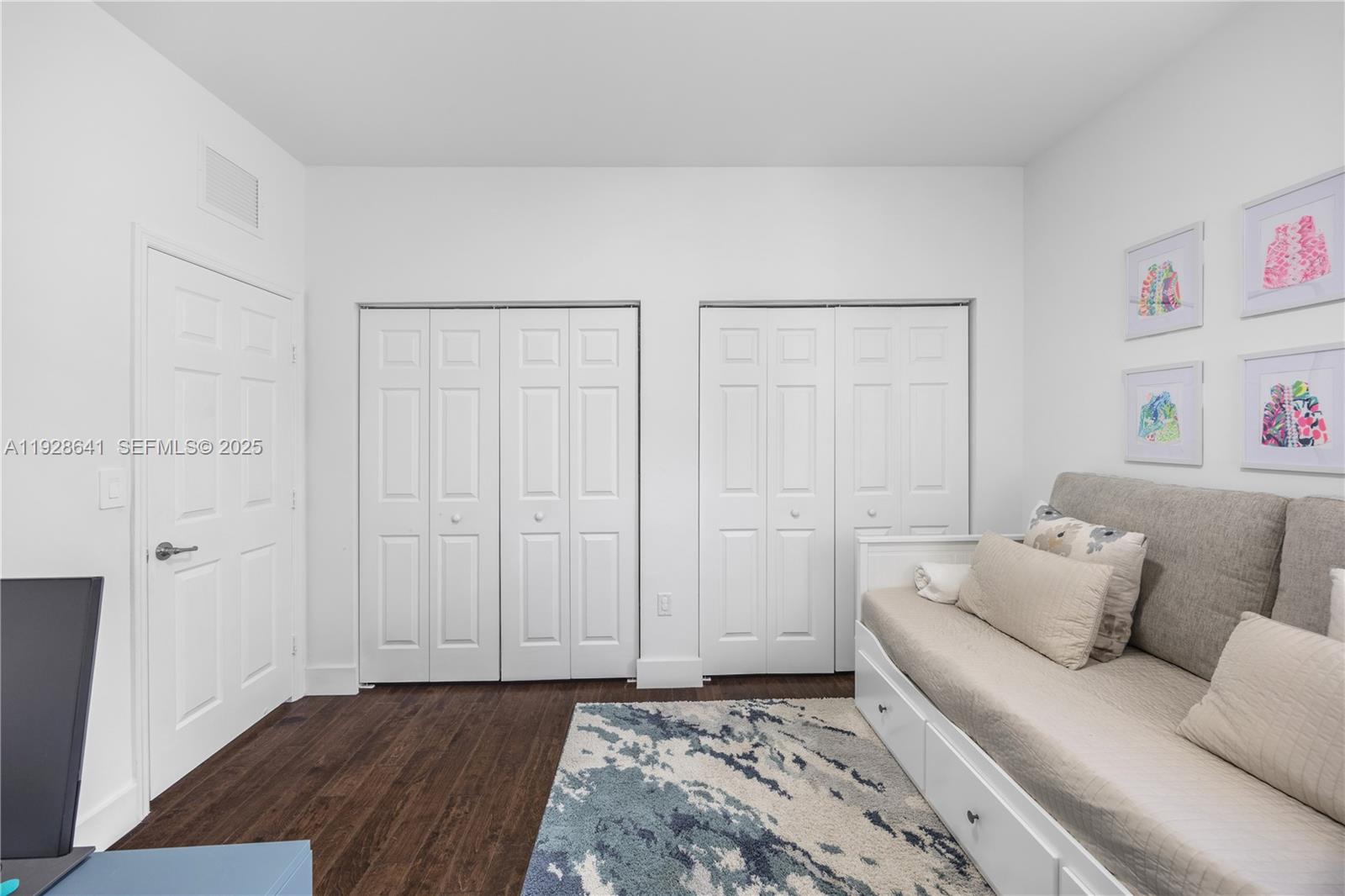 VINTAGE ESTATES - Residential Lease