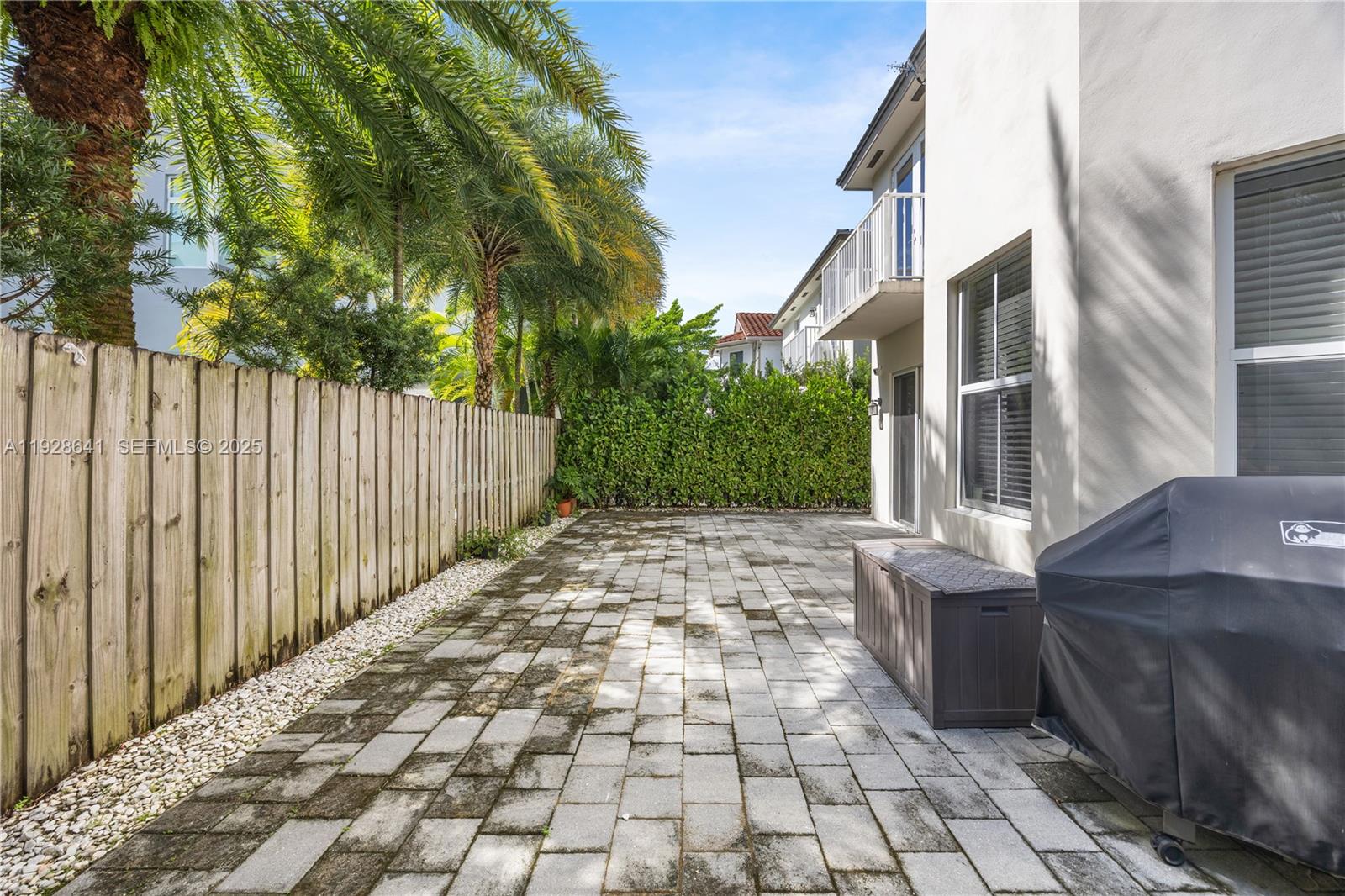 VINTAGE ESTATES - Residential Lease