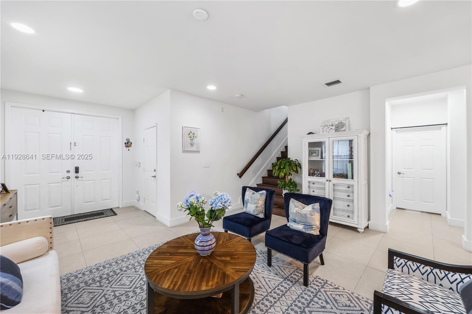 VINTAGE ESTATES - Residential Lease