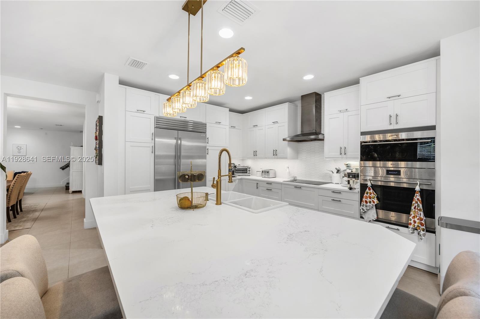 VINTAGE ESTATES - Residential Lease