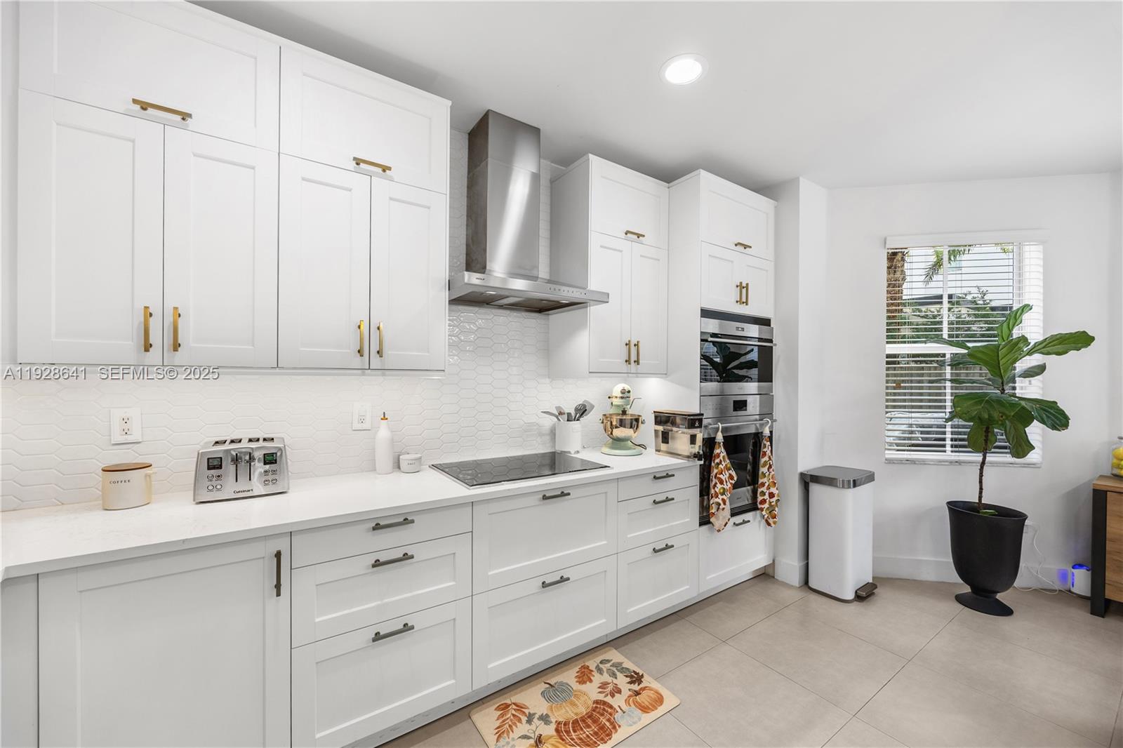 VINTAGE ESTATES - Residential Lease