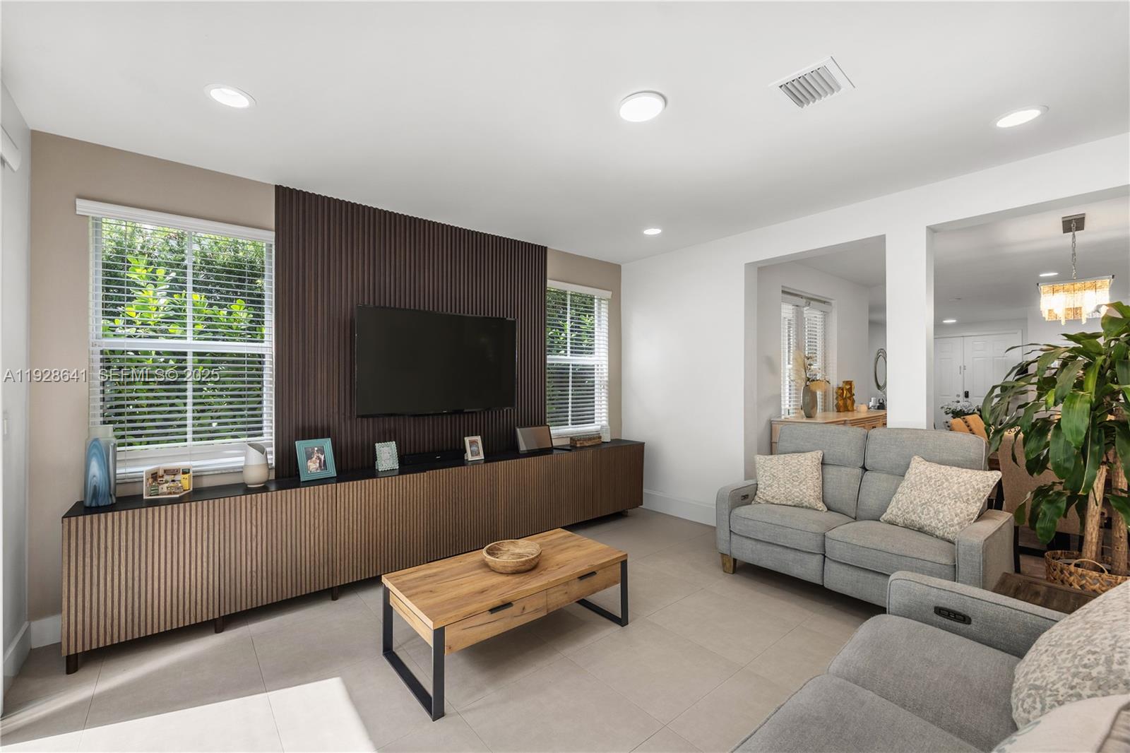 VINTAGE ESTATES - Residential Lease