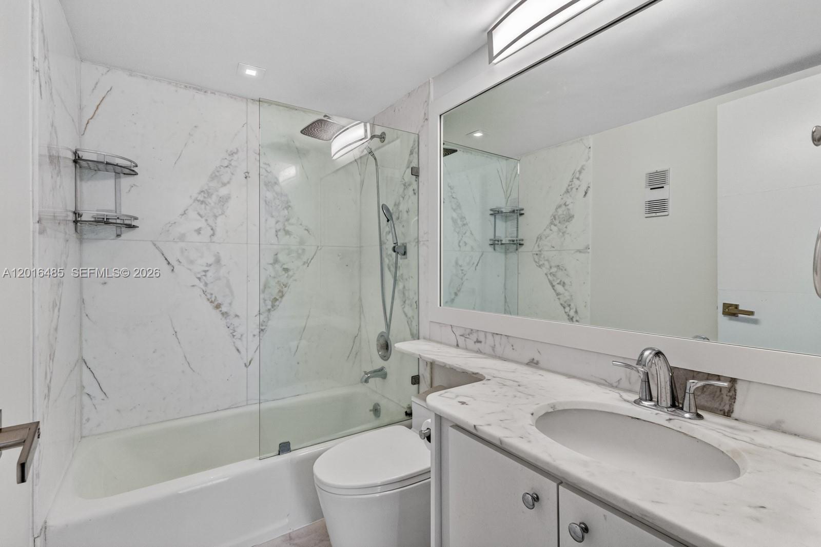 COMMODORE CLUB SOUTH COND - Residential Lease