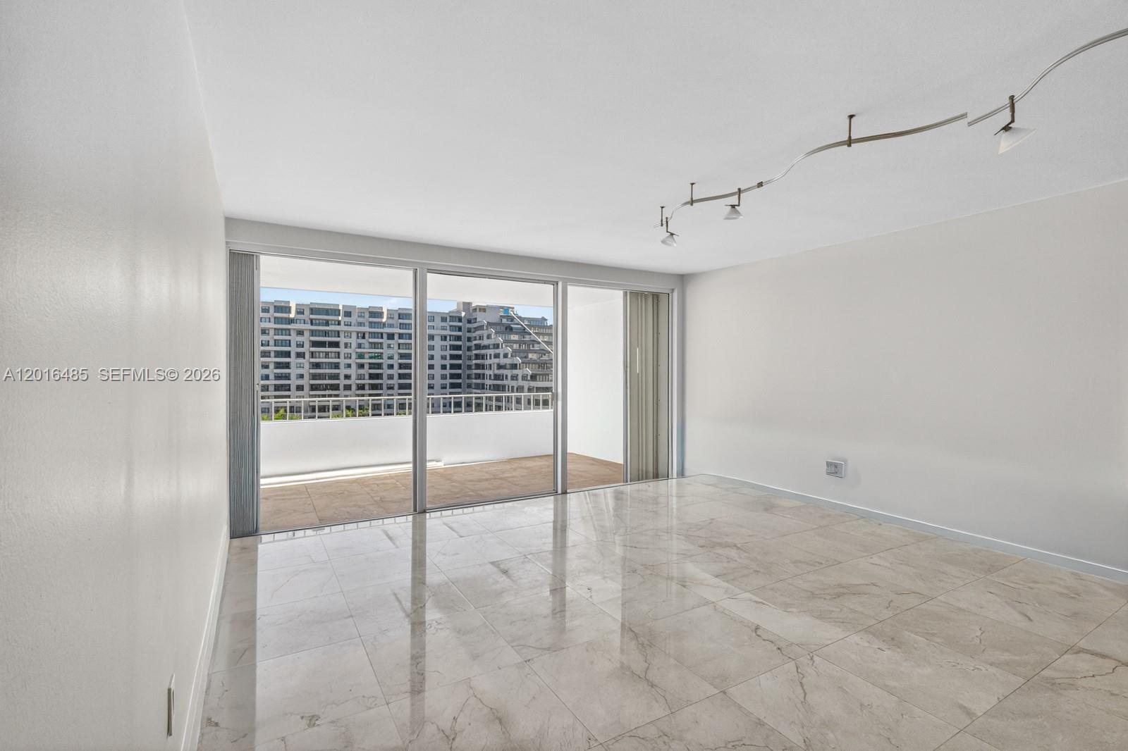 COMMODORE CLUB SOUTH COND - Residential Lease