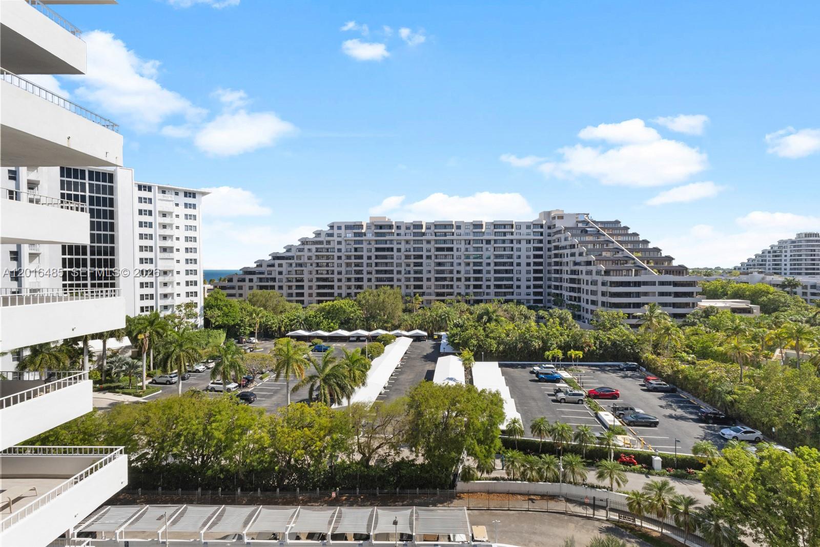 COMMODORE CLUB SOUTH COND - Residential Lease