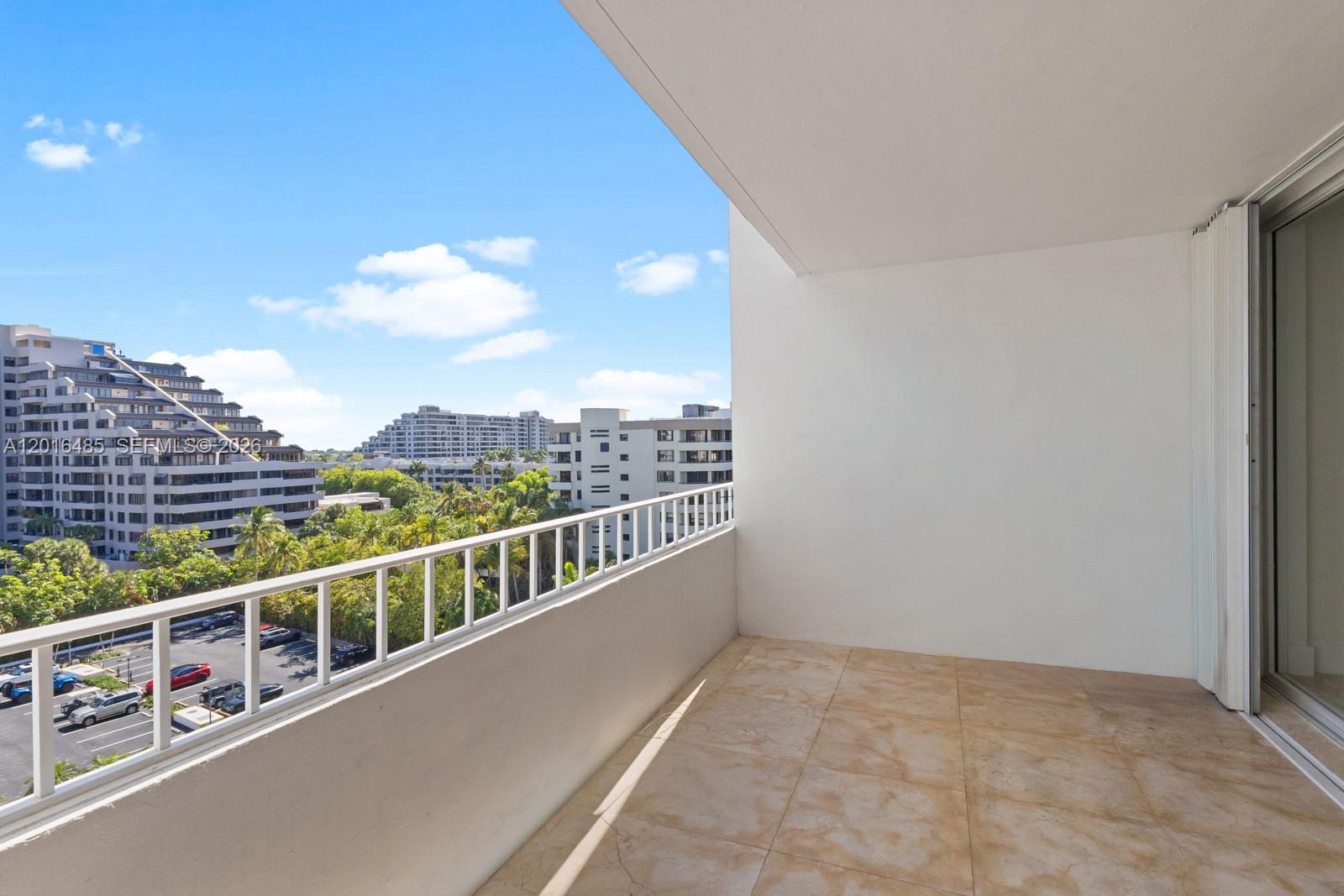 COMMODORE CLUB SOUTH COND - Residential Lease