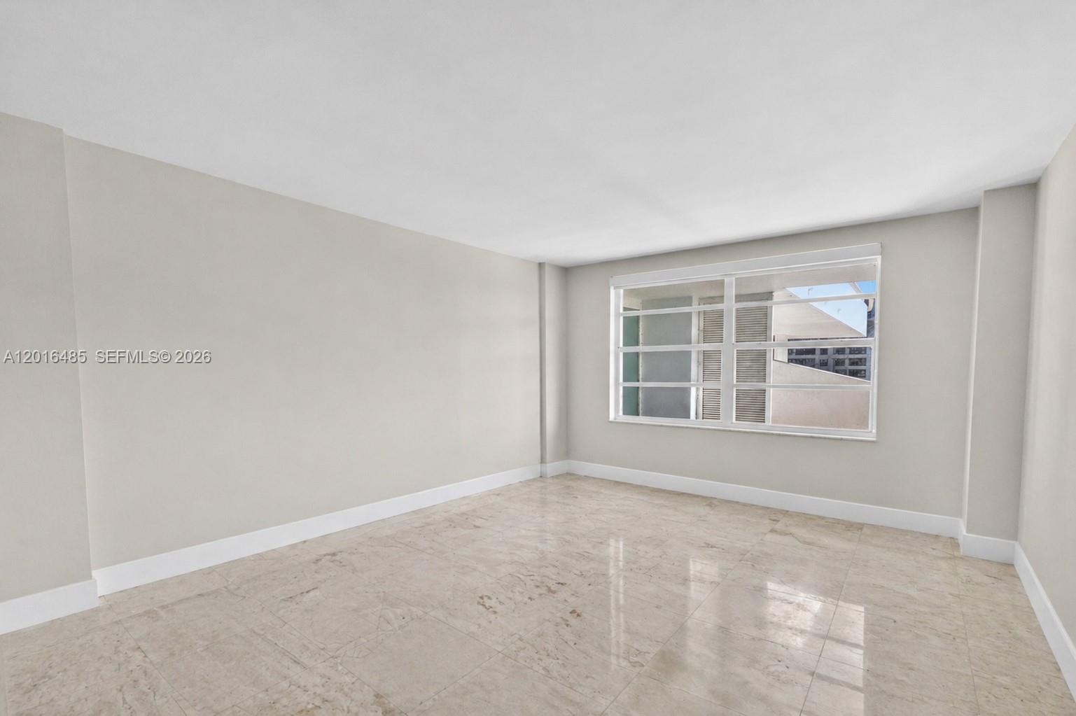 COMMODORE CLUB SOUTH COND - Residential Lease