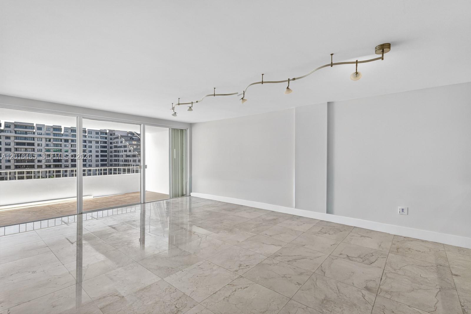 COMMODORE CLUB SOUTH COND - Residential Lease