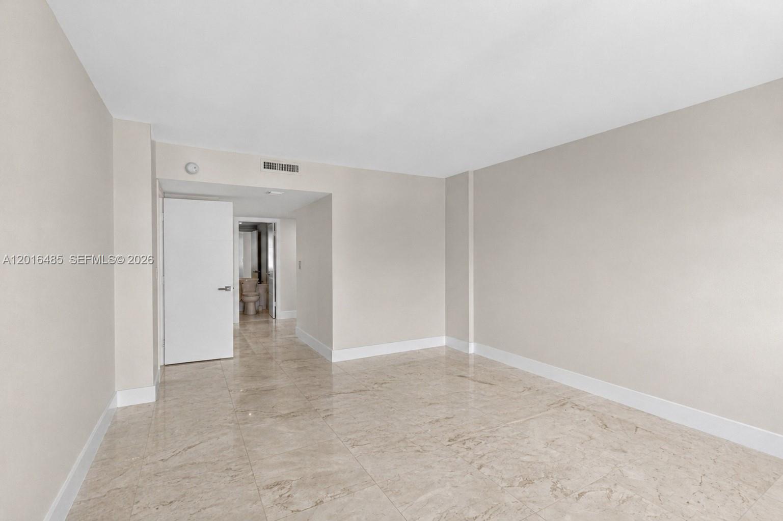 COMMODORE CLUB SOUTH COND - Residential Lease
