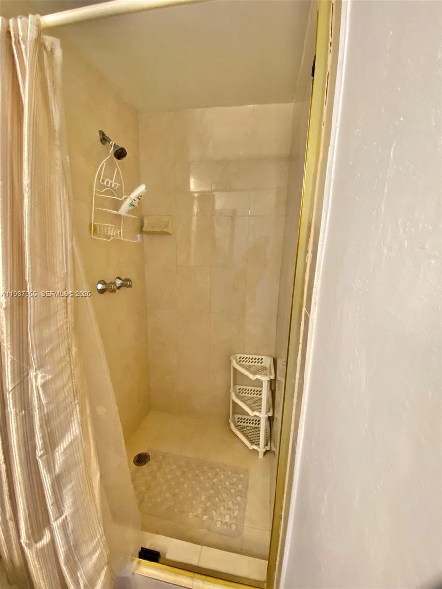 PARK LAYNE TOWERS CONDO - Residential Lease