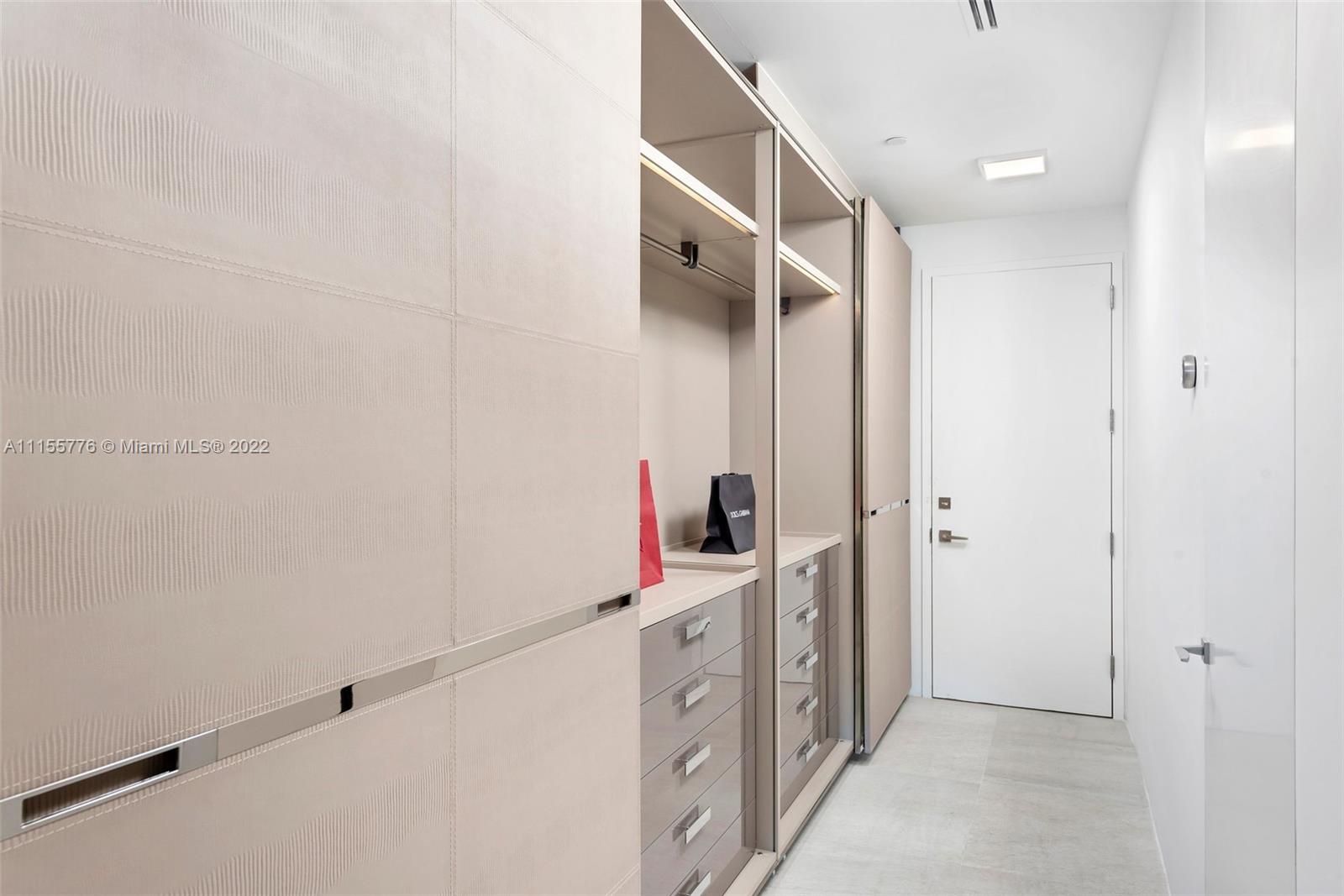 CONTINUUM ON SOUTH BEACH - Residential