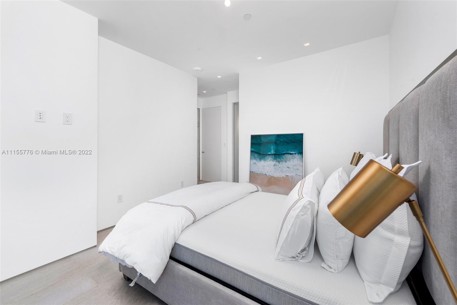 CONTINUUM ON SOUTH BEACH - Residential