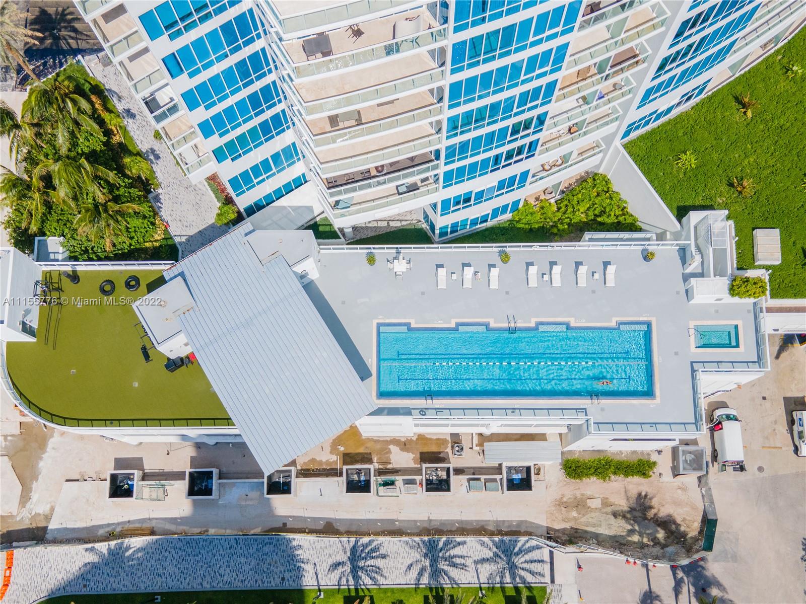 CONTINUUM ON SOUTH BEACH - Residential