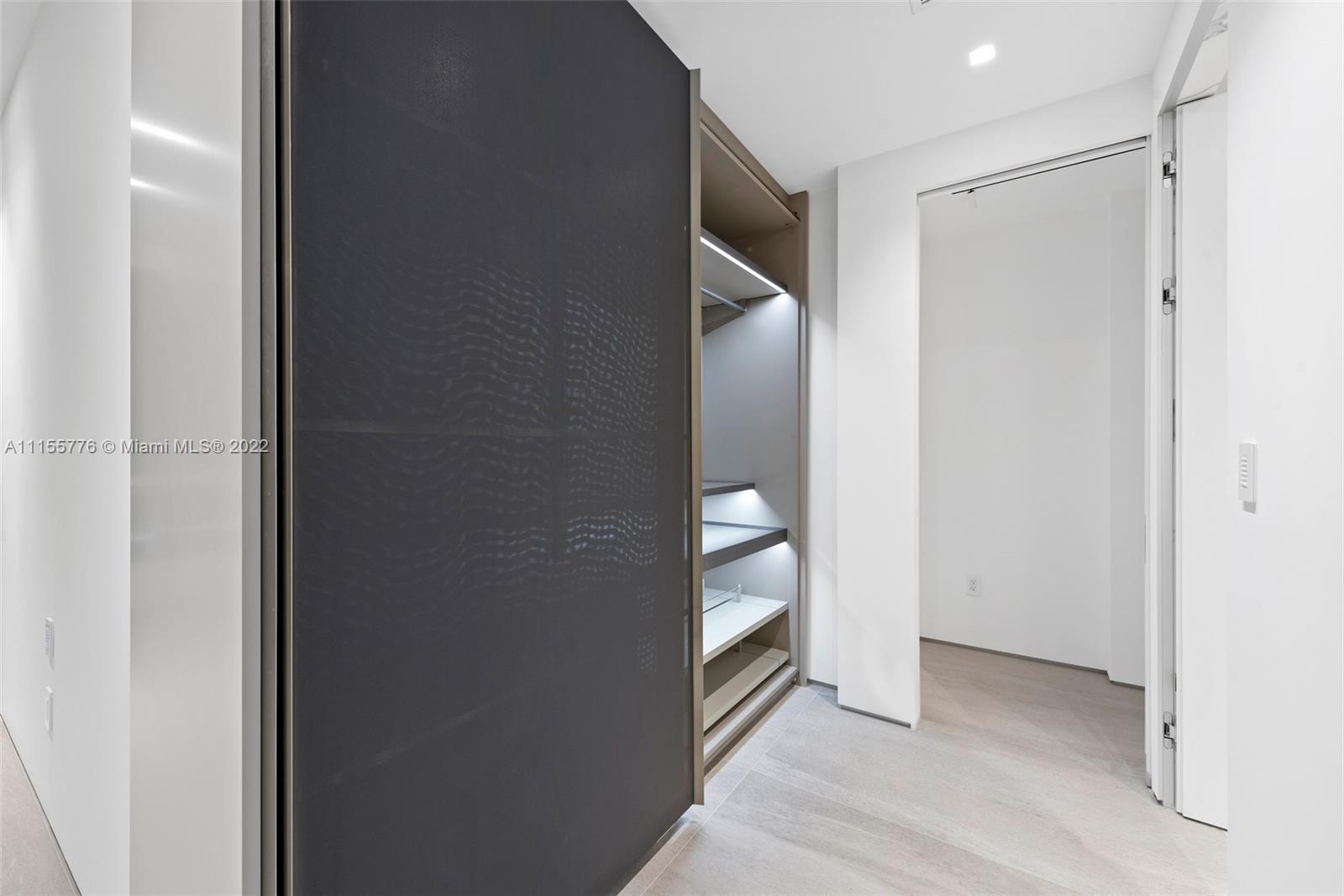 CONTINUUM ON SOUTH BEACH - Residential