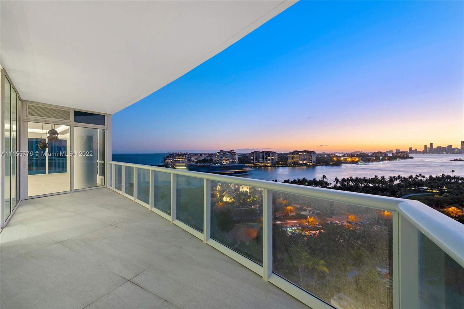 CONTINUUM ON SOUTH BEACH - Residential