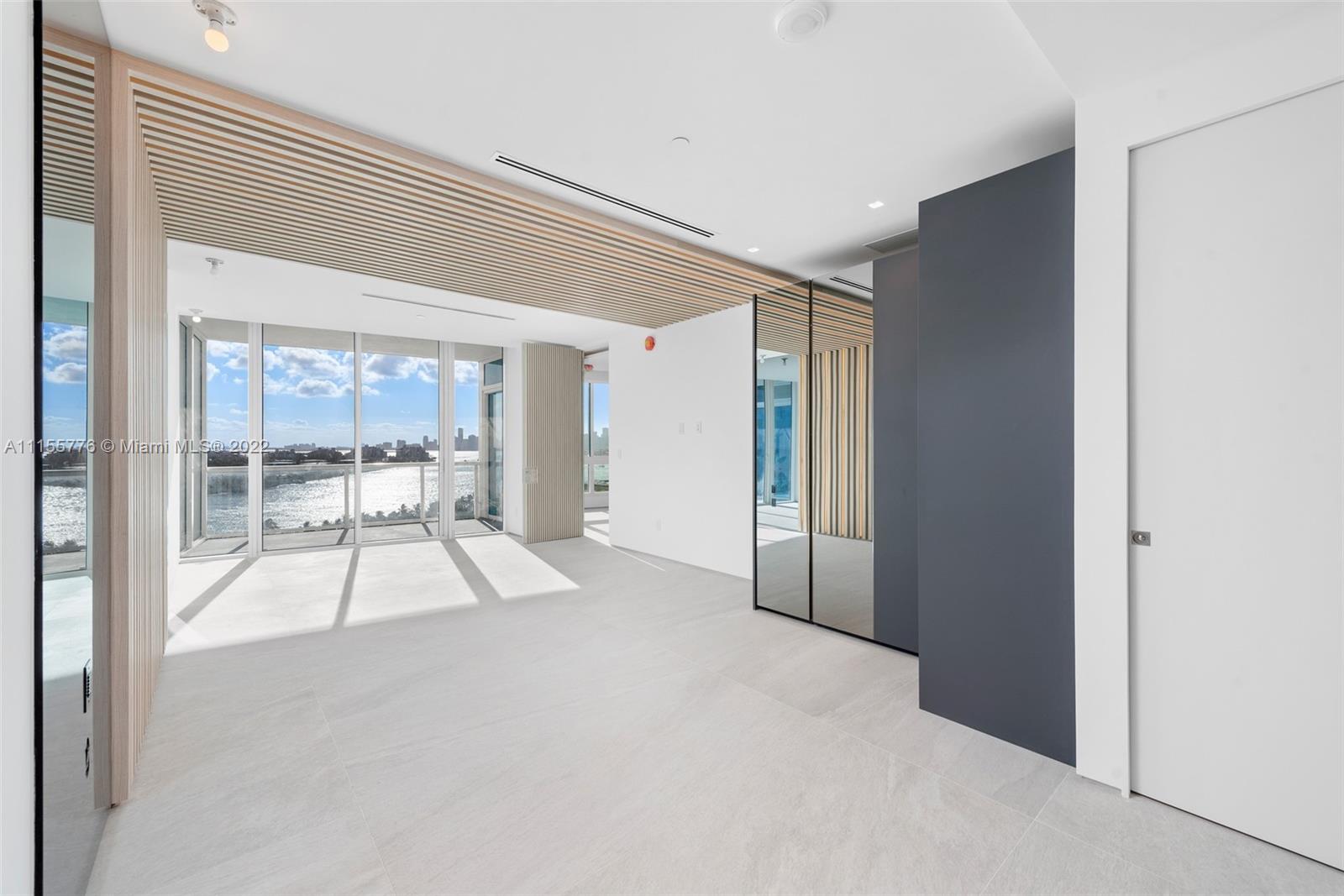 CONTINUUM ON SOUTH BEACH - Residential