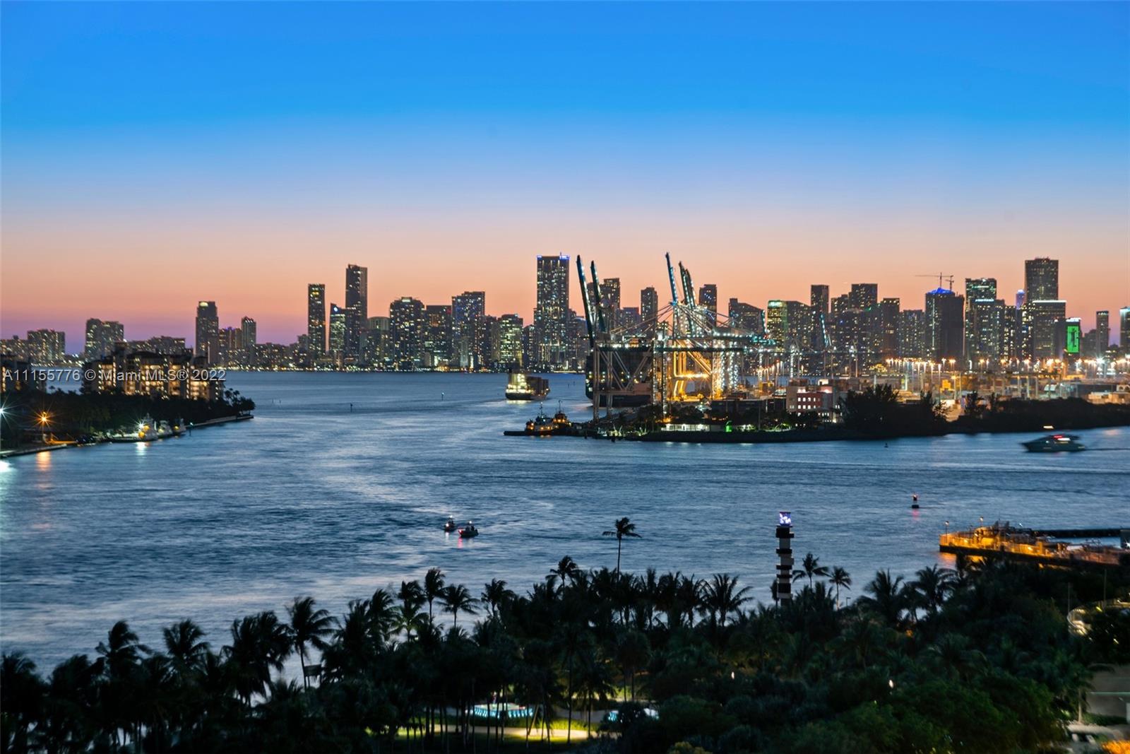 CONTINUUM ON SOUTH BEACH - Residential