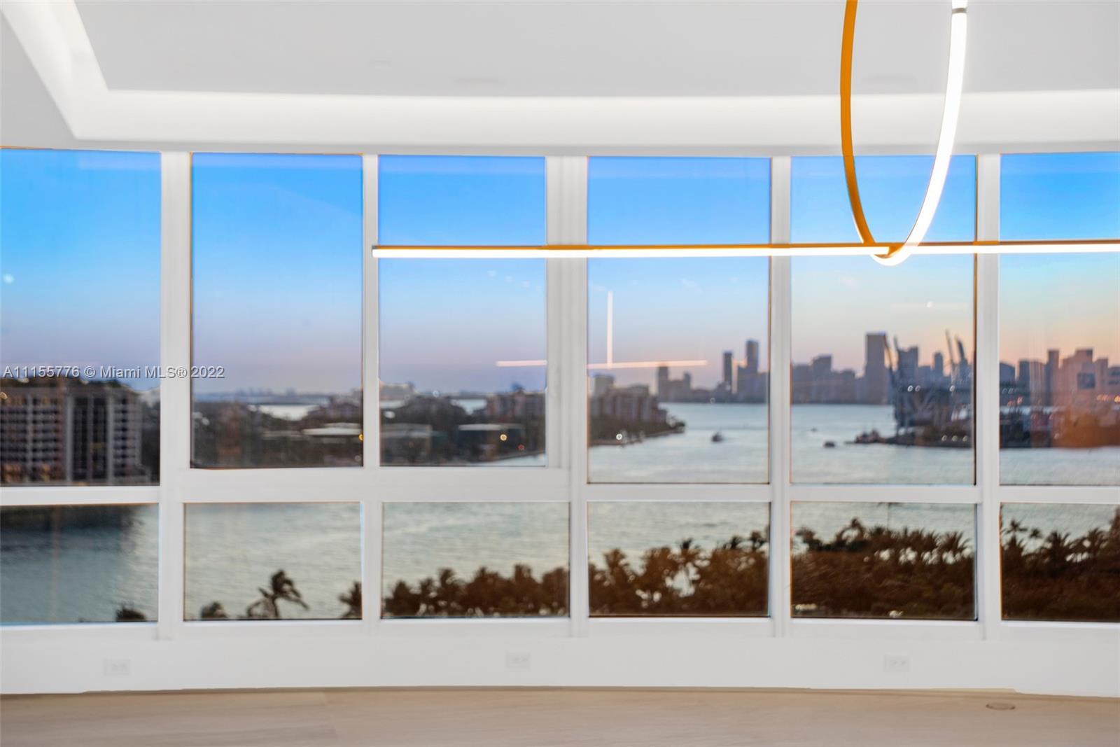 CONTINUUM ON SOUTH BEACH - Residential