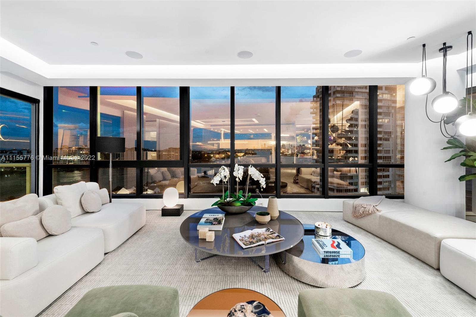 CONTINUUM ON SOUTH BEACH - Residential