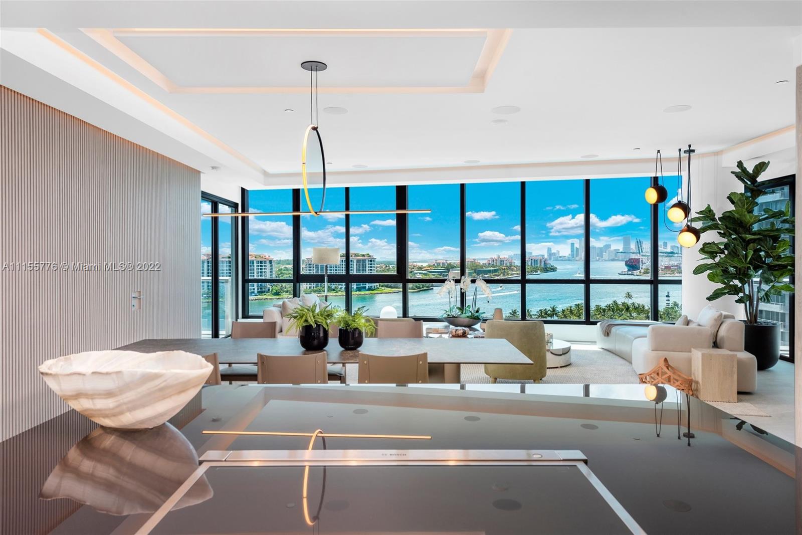 CONTINUUM ON SOUTH BEACH - Residential