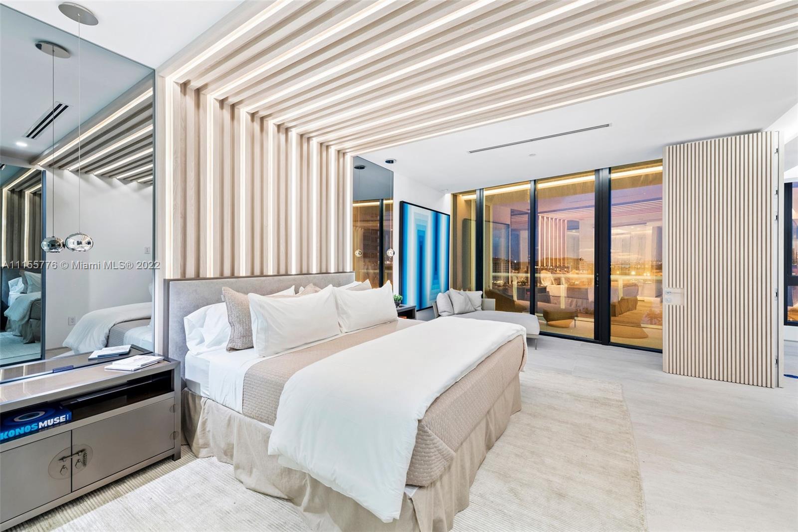 CONTINUUM ON SOUTH BEACH - Residential