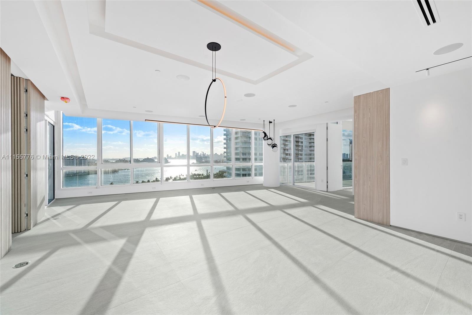 CONTINUUM ON SOUTH BEACH - Residential