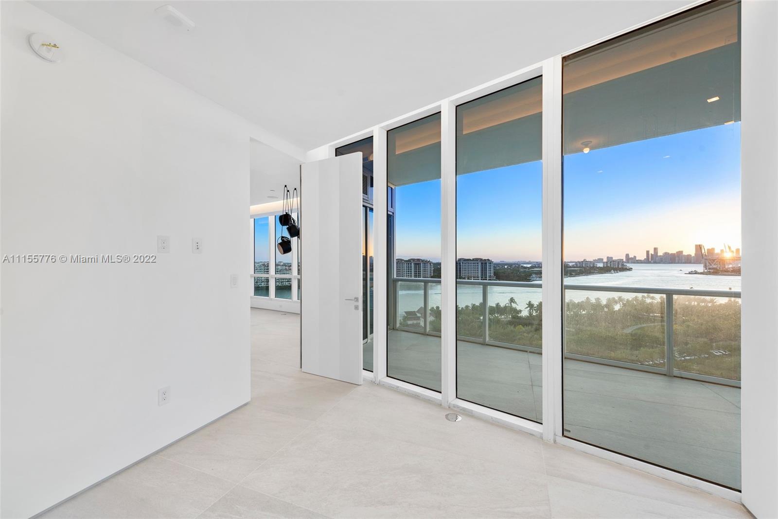 CONTINUUM ON SOUTH BEACH - Residential