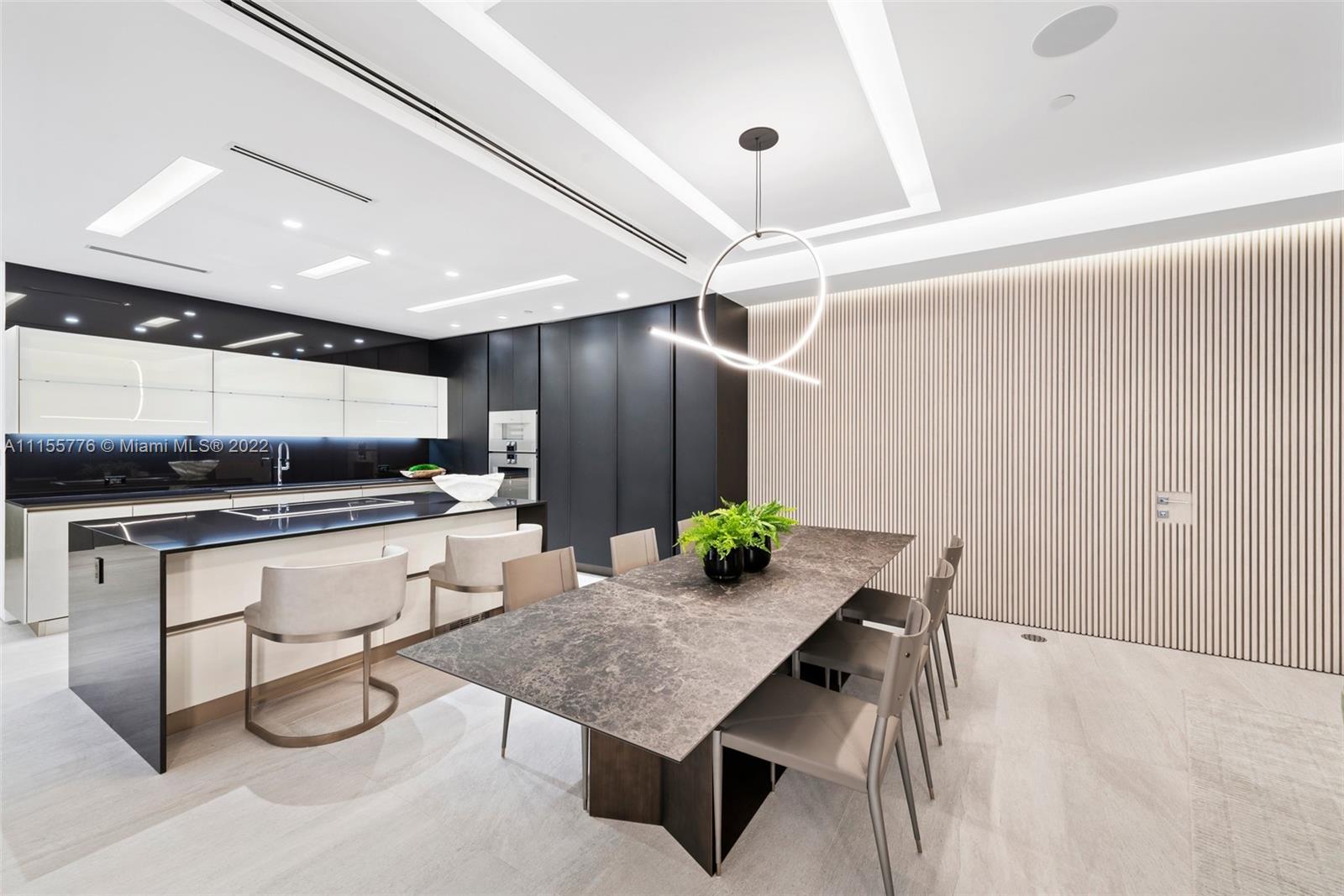 CONTINUUM ON SOUTH BEACH - Residential