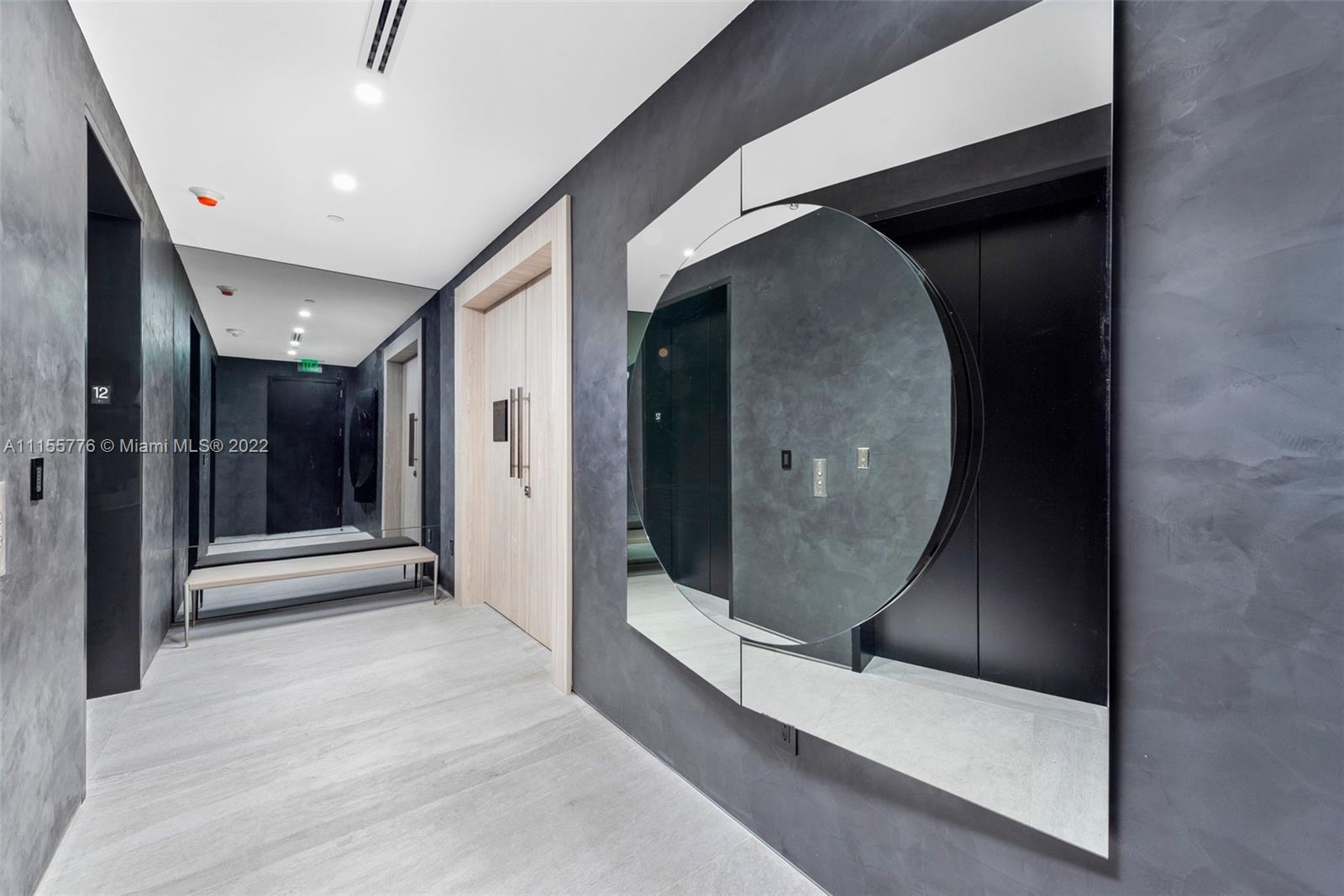 CONTINUUM ON SOUTH BEACH - Residential