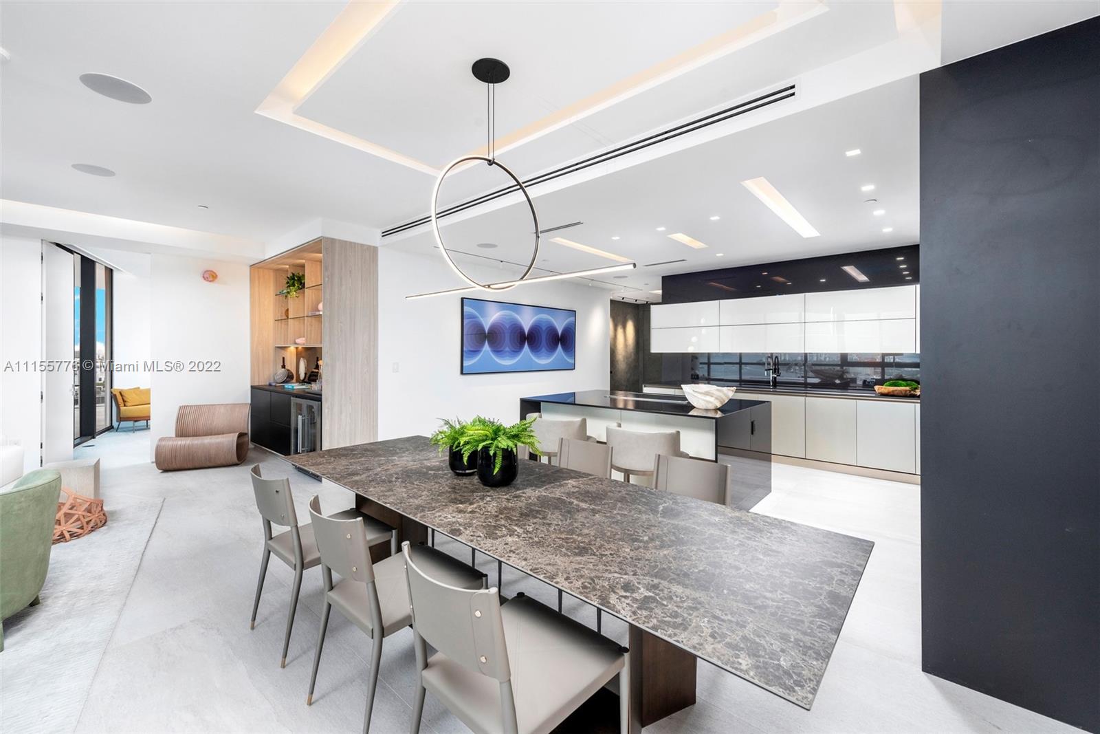 CONTINUUM ON SOUTH BEACH - Residential