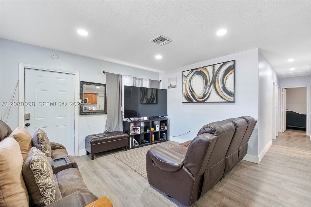Photo of 1510 N 68th Ave, Hollywood, FL 33024 (MLS # A12080098)