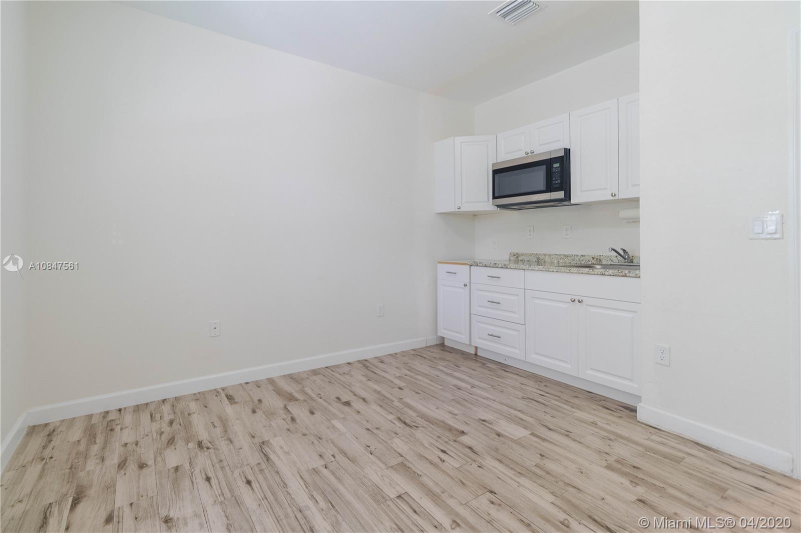 SILVER PALM EAST SEC FIVE - Residential
