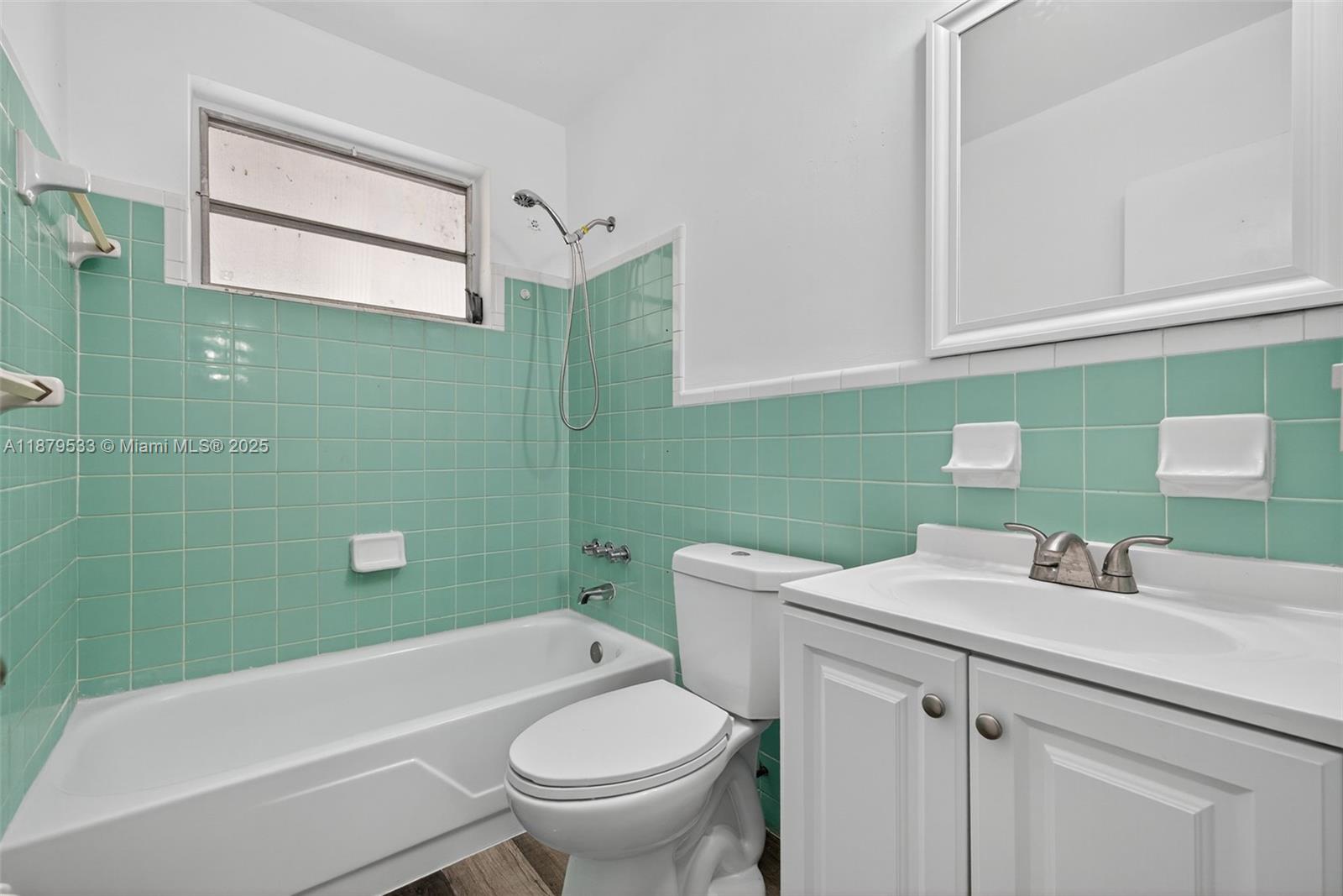 LAS BRISAS DEL CARIBE CON - Residential Lease